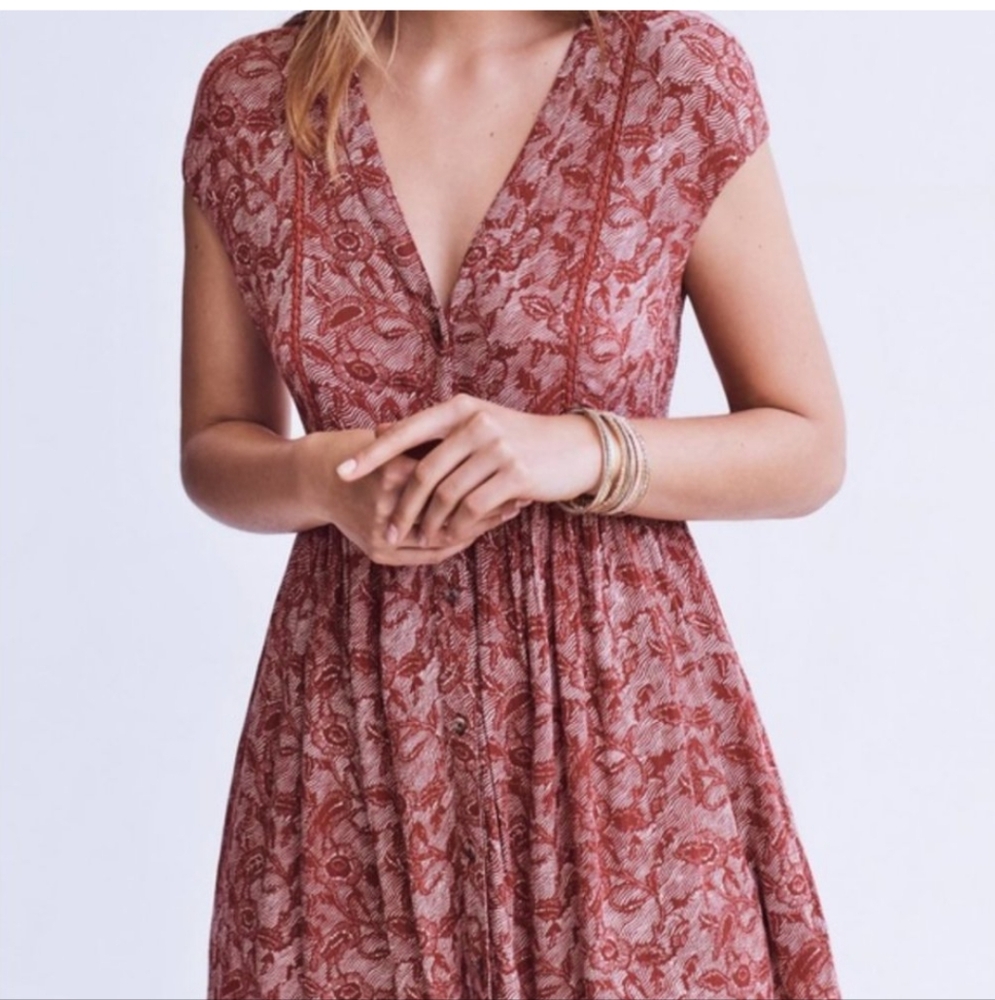 Anthropologie Vanessa Virginia Red Ladder Lace Tunic (small) feminine romantic